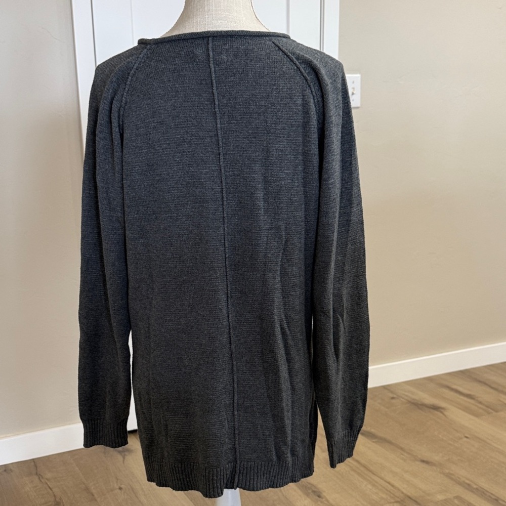 UGG GRAY CREWNECK SWEATER - NWOT - Picture 7 of 12